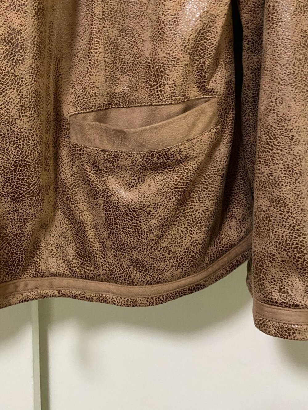 LOOKS SO GREAT!! Chico's distressed faux leather light jacket w/pockets, size XL - Picture 8 of 14